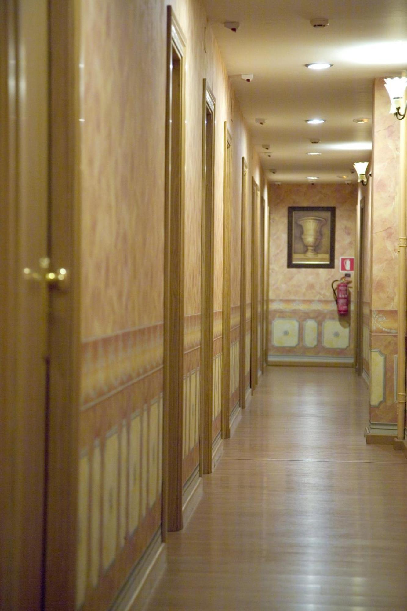 Hostal Orejas León Exterior foto