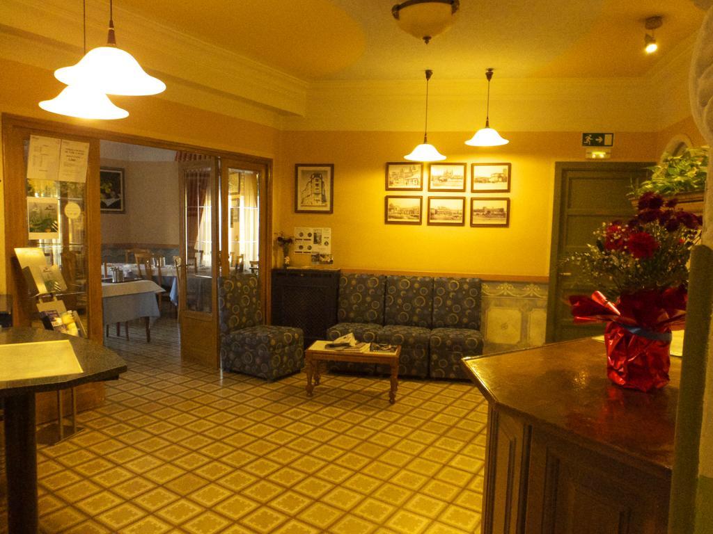 Hostal Orejas León Exterior foto
