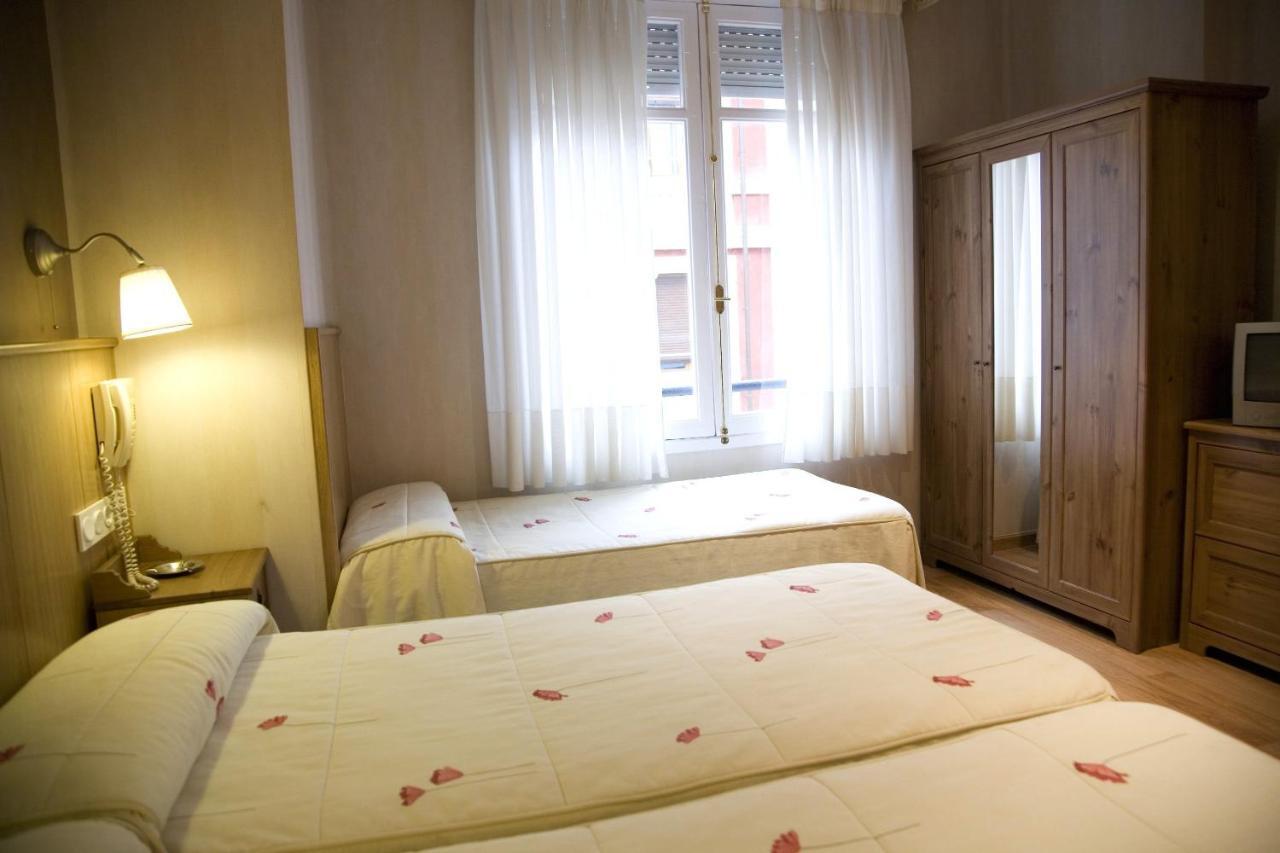 Hostal Orejas León Habitación foto